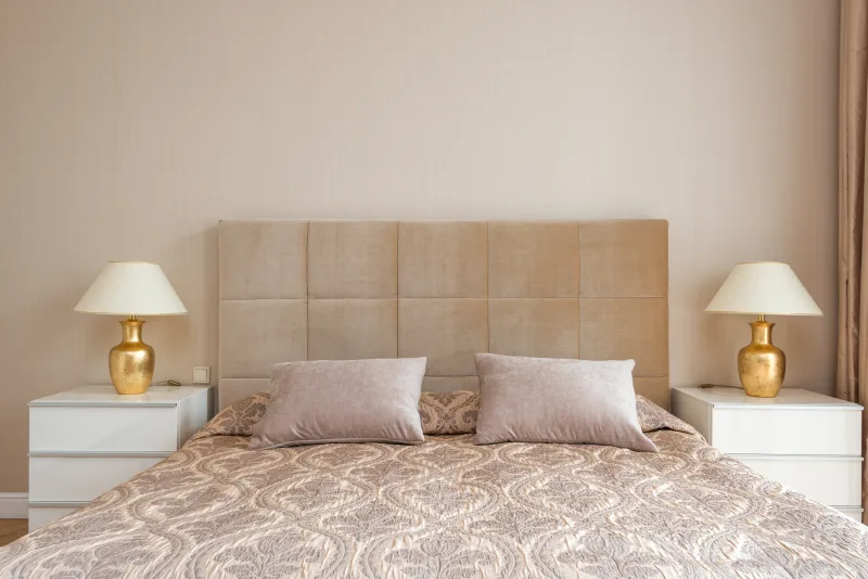5 Nakas yang Cocok untuk Dekorasi Kamar Tidur | HPL Pelangi